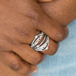 paparazzi Jewelry - Making The World Sparkle - White Stretchy Ring paparazzi Jewelry - Making The World Sparkle - White Stretchy Ring